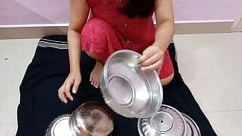 भाभी की चूत फाड़ दी बर्तन बेचने आते ही, गर्म हिंदी आवाज में