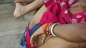 Desi Bhabhi Ka Ghar Par Virgin Ladke Ke Saath Khatarnaak Hardcore Chudai